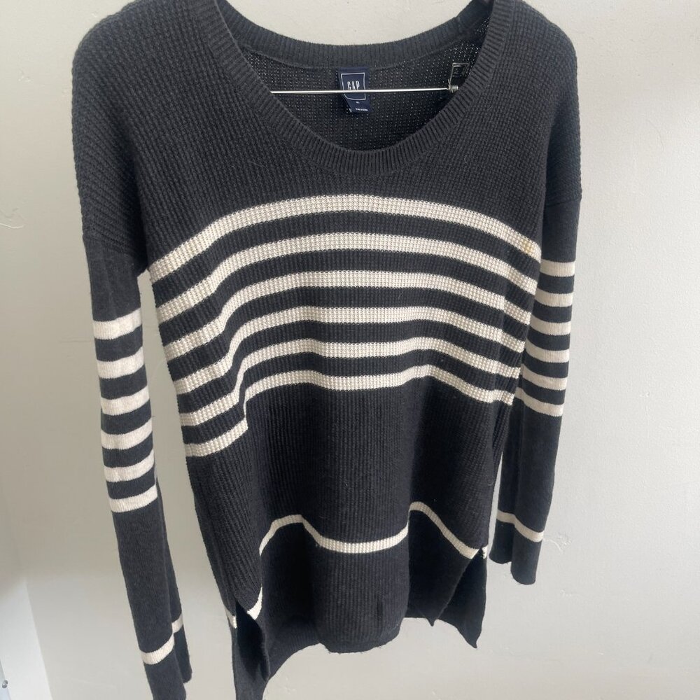 Gap Women's Waffle Knit Sweater - Grey White Striped
